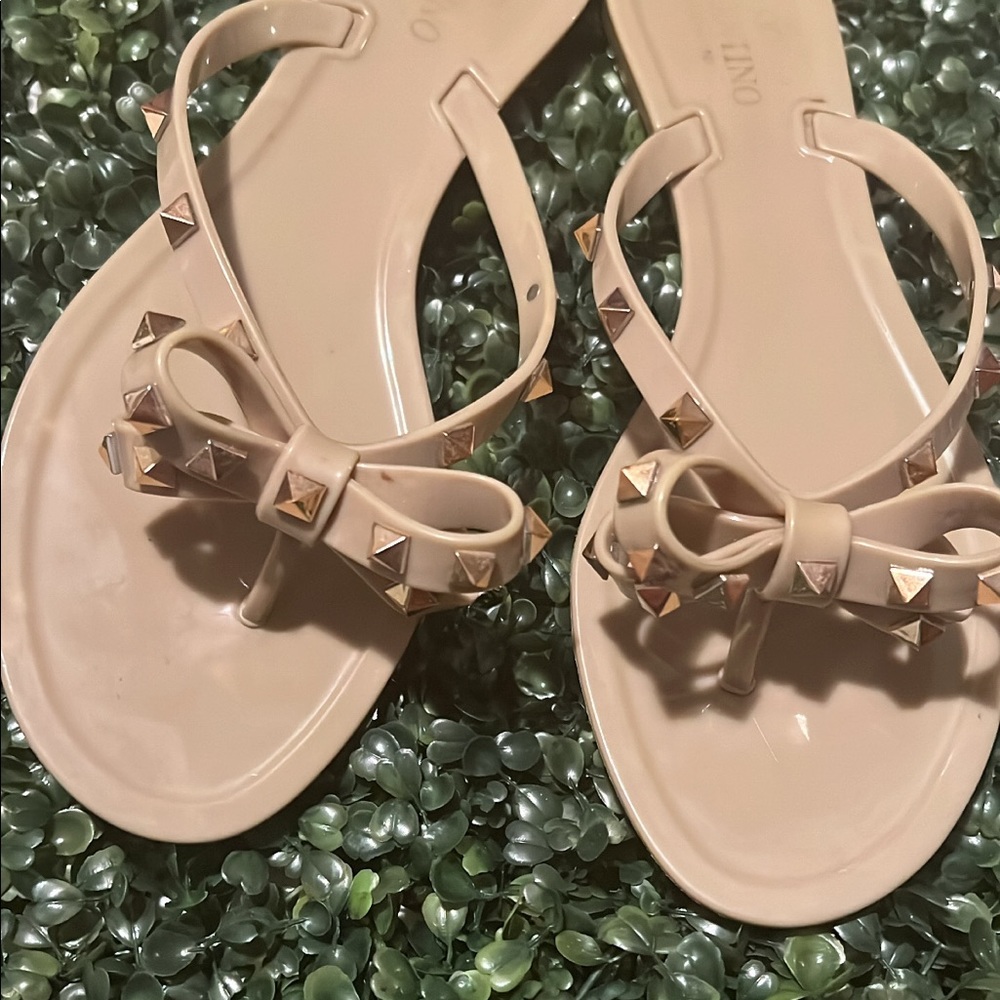 Valentino rockstud pvc flat thong sandals